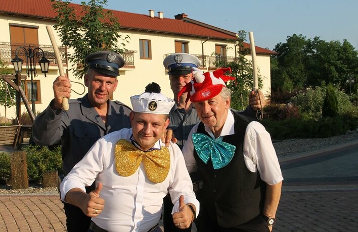  Artysta disco polo wściekły!  - "Jakaś menda podszywa się pode mnie". Do sieci trafił ostry wpis! 