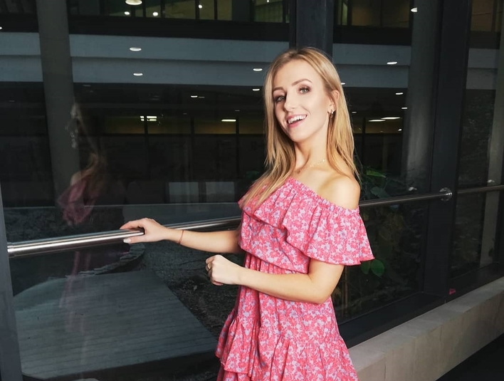 Prace wokalistki disco polo zyskują na wartości! Gwiazda porzuci disco polo dla obrazów? Mamy komentarz! 