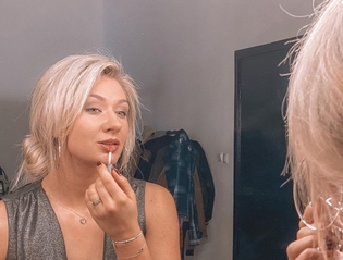 Artystka disco polo w nieziemskiej kreacji własnego projektu! Fani popadli w zachwyt!