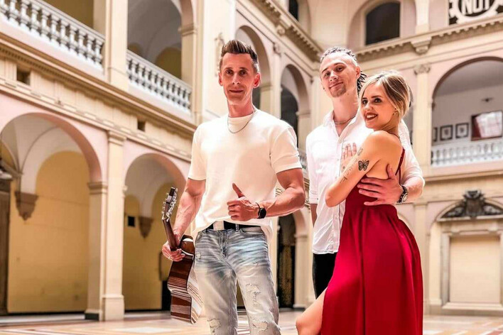 Avangarde Zaskakuje Nowym Hitem „Ja wierzę w miłość” - Idealny Utwór na Letnie Wieczory
