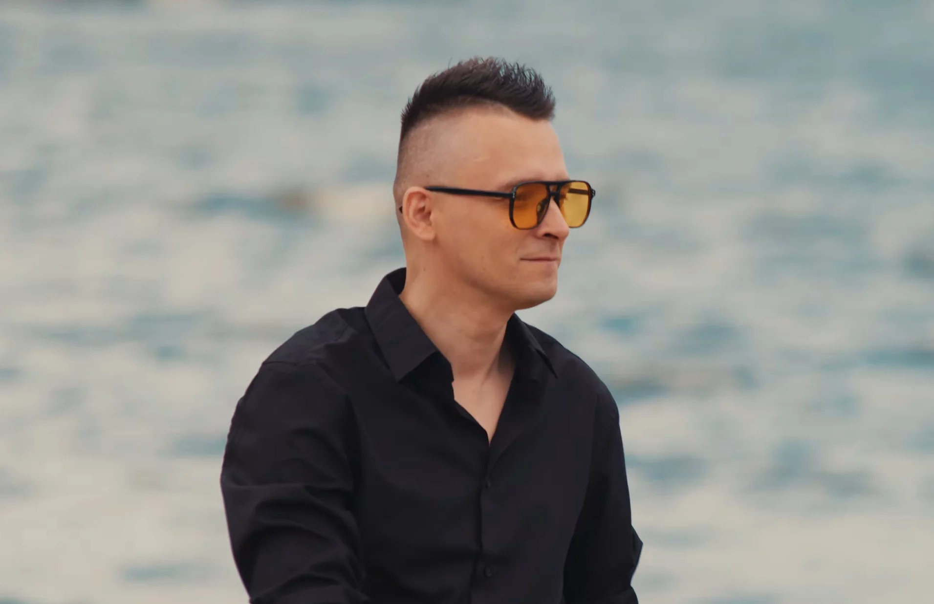 Avinion Dance wrócił po latach i od razu zrobił szum. „Wakacyjny hit" już podbija sieć