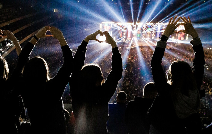 Aż ciarki przechodzą! Cały Stadion Narodowy śpiewa hit disco polo zespołu DiscoBoys | VIDEO