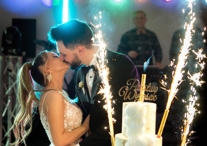Bajkowy Ślub gwiazdy disco polo Agnieszki Niewęgłowskiej i Macieja Wrzoska! Zobaczcie przepiękny film ze ślubu i wesela!
