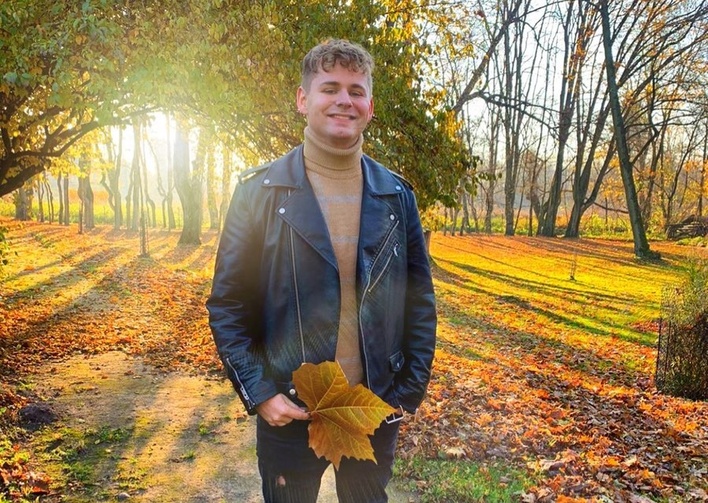 Wokalista disco polo dzieli się swoim szczęściem na Instagramie! Spotkały go dwa cudowne wydarzenia.