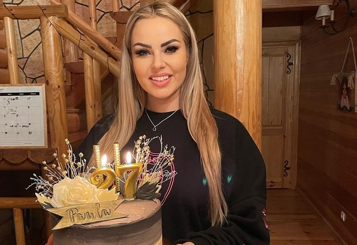 Huczne urodziny znanej gwiazdy disco polo! Paula Karpowicz - Topky pokazała jak bawi | ZDJĘCIA