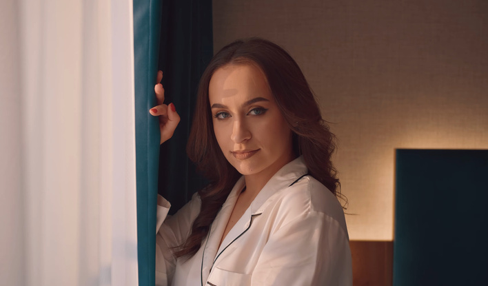 Bartosz Abramski prezentuje nowy romantyczny singiel „Miłości dotyk”