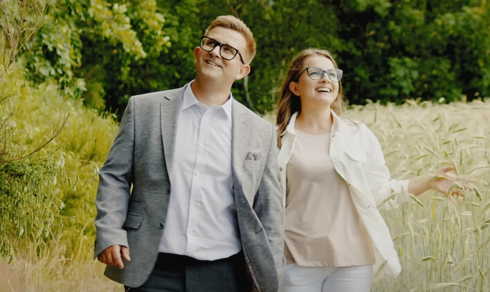 Bartosz Jagielski podbija sieć premierową produkcją pt. „Wakacyjny sen„! To nowy hit disco polo?!