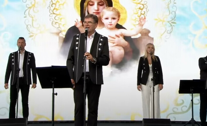 Bayer Full i Sławomir Świerzyński na ustach całej Polski! Zagrał dla Rydzyka! Zobaczcie VIDEO i te podziękowania!