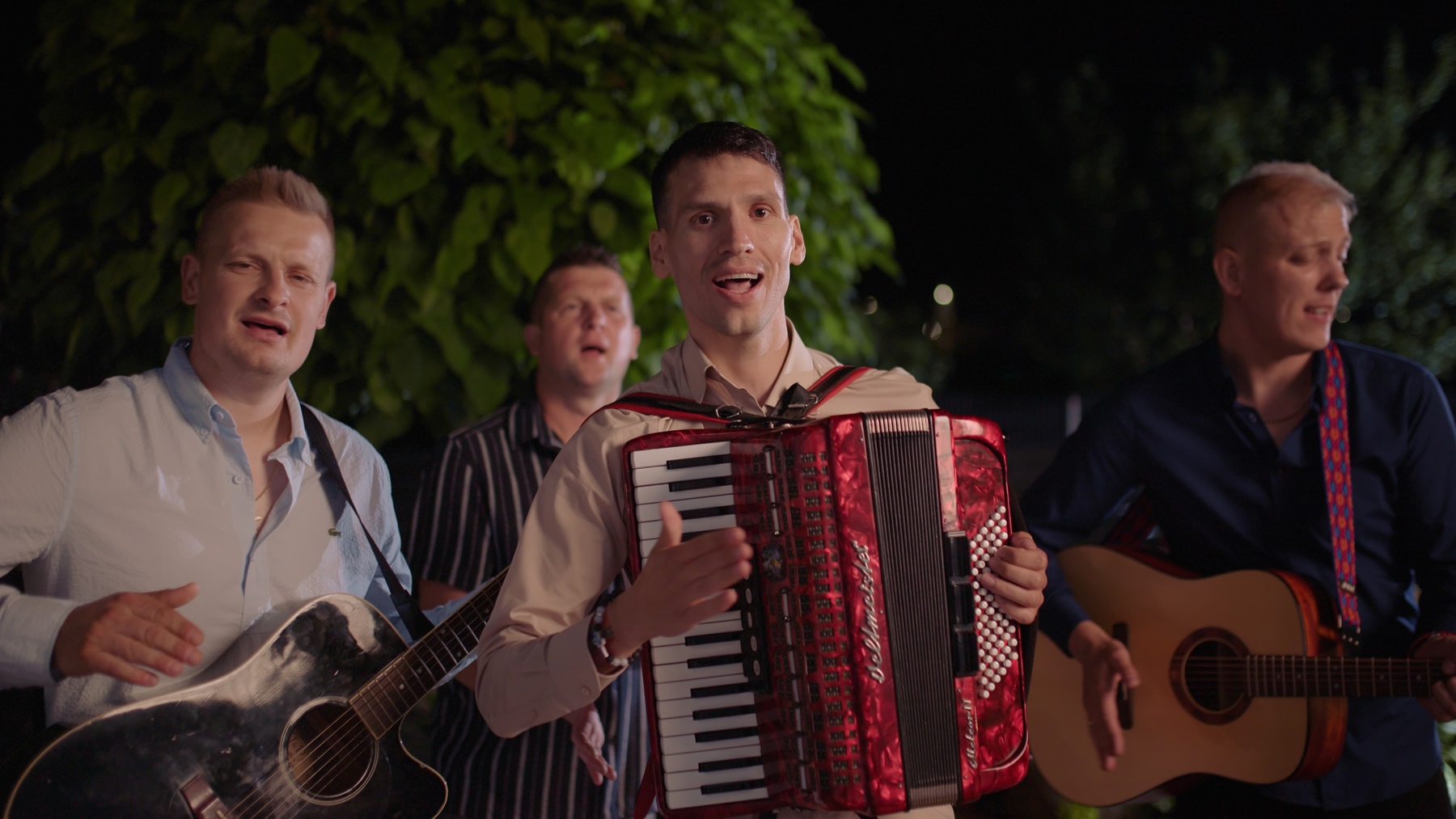 Bayera - Romeo! Posłuchaj jako pierwszy! Zobacz przedpremierę! 