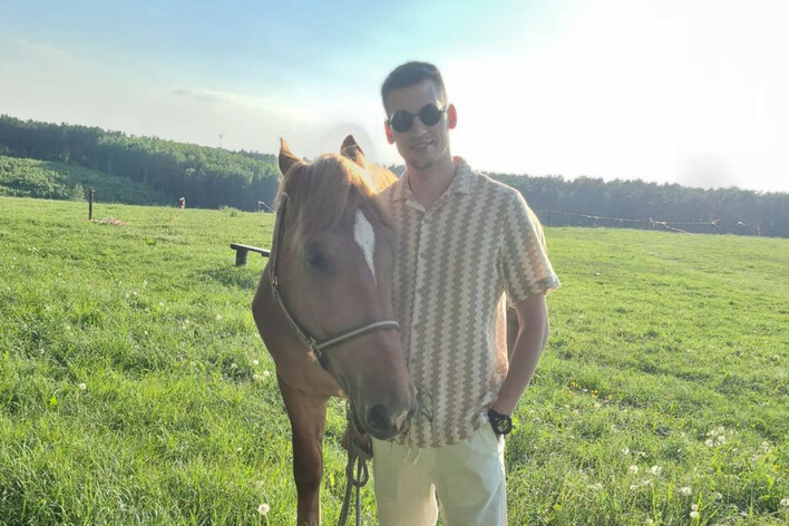 Bayera - „Zakochać się„: wyjątkowa nowość disco polo! Posłuchaj przedpremiery!