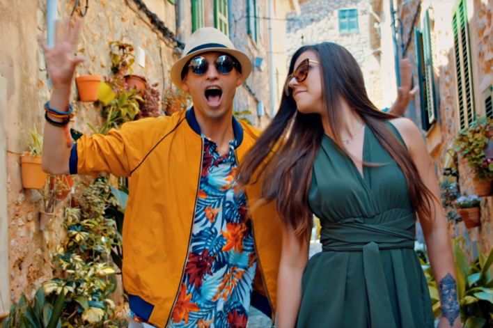 Bayera podbije rynek disco polo?! Zobaczcie nowość zrealizowaną w Hiszpanii! Co za widoki!