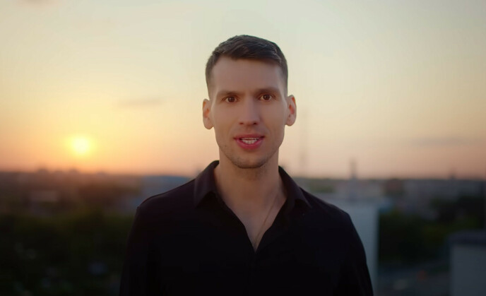 Bayera z nową piosenką ”Podróż w nieznane”! Fani disco polo oszaleli na punkcie tego romantycznego hitu

