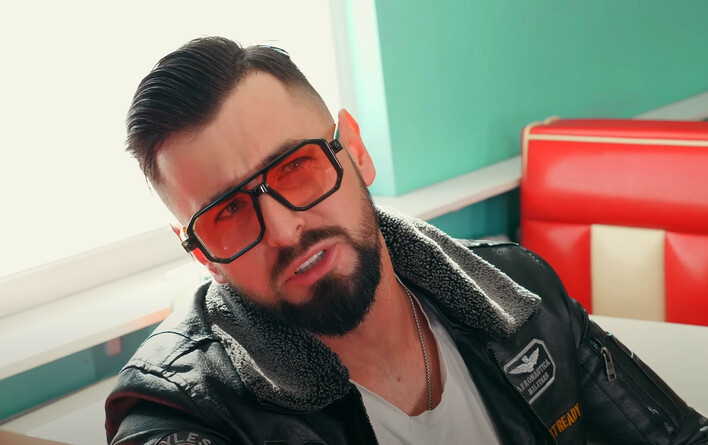 Polacy pokochali ten utwór! Matt Palmer podbija internet NOWOŚCIĄ ”Będę Twym Aniołem”. To odświeżona wersja hitu Sumptuastic „Kołysanka„„