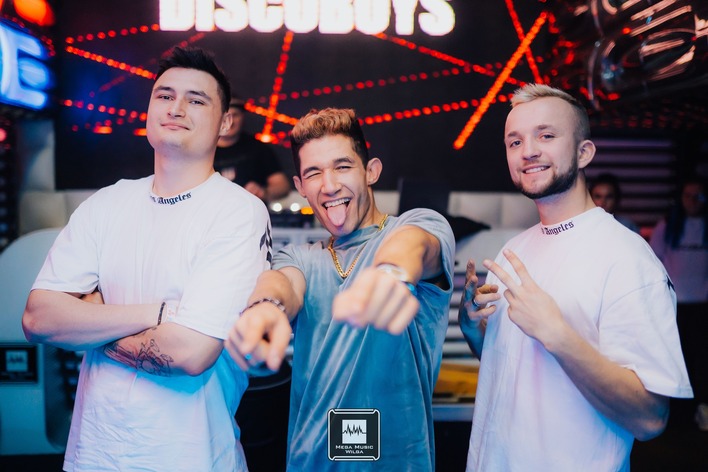 Kamil Kossakowski zdradził szczegóły nowego projektu! Formacja Discoboys podbije tym rynek muzyczny?! 