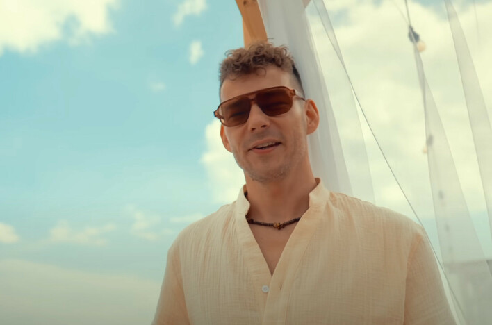 „Będziesz ze mną w tę noc” to nowy singiel Jacka Dworakowskiego, który podbija scenę disco polo