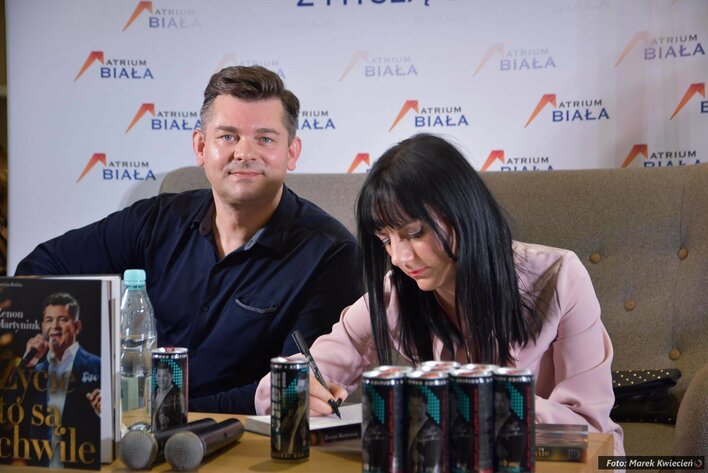 Białystok oszalał! Hit Zenka podczas autorskiego spotkania! | VIDEO