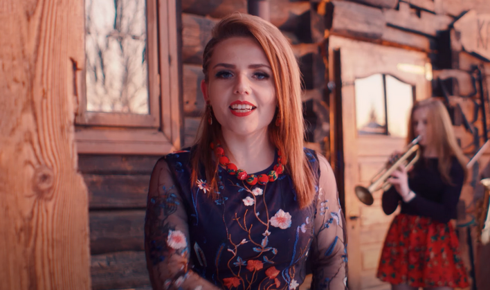 Biesiadne disco polo?! Rewelacyjna premiera od uroczej wokalistki! ”Sielanka” to strzał w dziesiątkę?