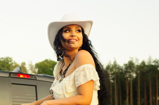 Bikiny prezentuje nowy singiel „Zapomnieć Cię”