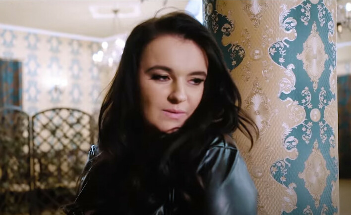 Black Opium nowa wokalistka disco polo! Jej debiutancki teledysk pt. „Chciałam Cię kochać„ cieszy się popularnością!