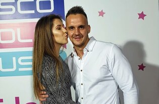 Intymne zdjęcie w sieci! Błogie chwile w życiu wokalisty disco polo! 