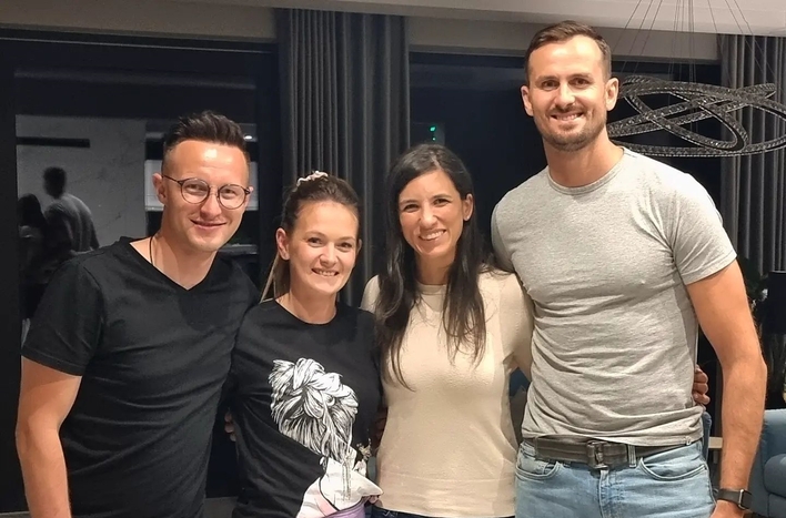 Z teledysku disco polo przed ołtarz! Historia tych aktorów to prawdziwe miłosne love story!