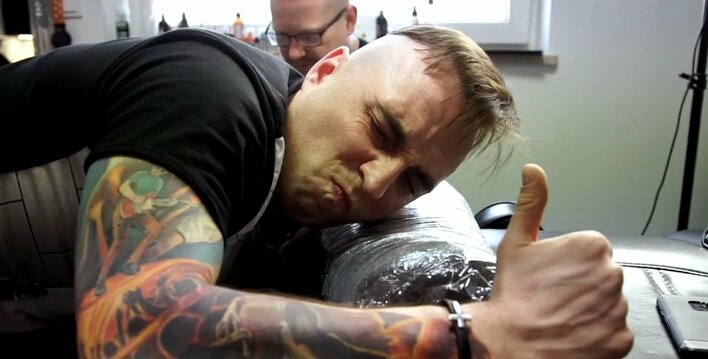 Ból i cierpienie na twarzy gwiazdy disco polo! Artysta pokazał coś, co mrozi krew w żyłach! 