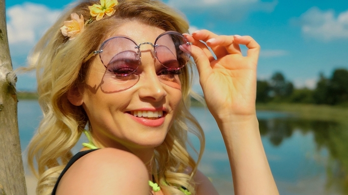 BOOMCYK powraca w starym stylu - „Piękna Dziewoja„ wywołuje ekscytację fanów !