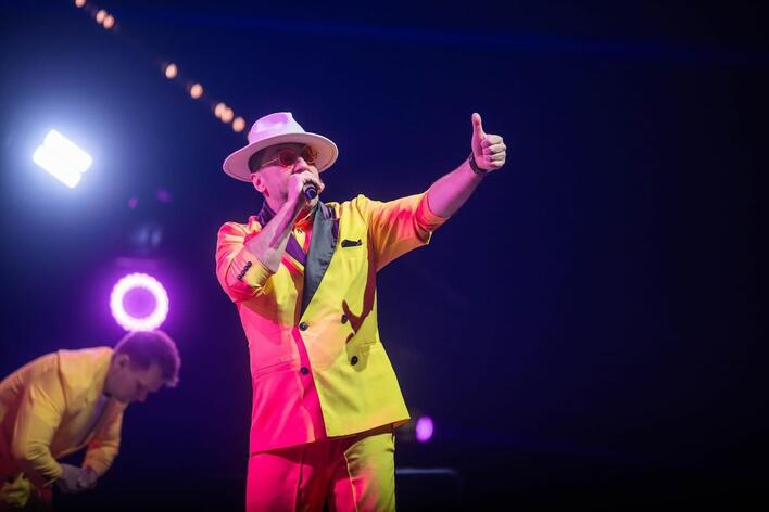 Boys i Marcin Miller - archiwalne nagranie „Tylko Kochaj Mnie„