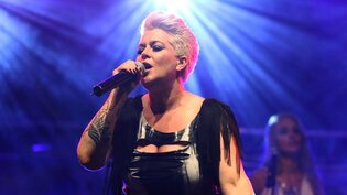 Branża disco polo & dance w rozpaczy?! Uwielbiana wokalistka kończy karierę muzyczną! 