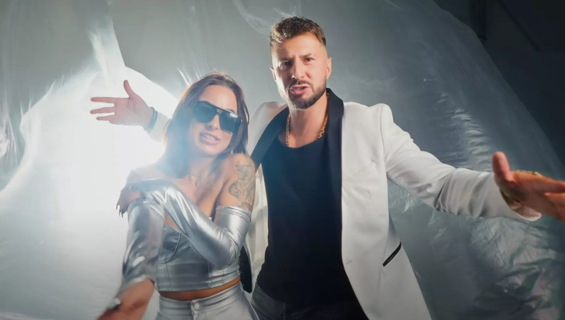 Brylant zaskakuje nowym „Ona jest ze snu” – mało kto spodziewał się takiej wersji kultowego hitu

