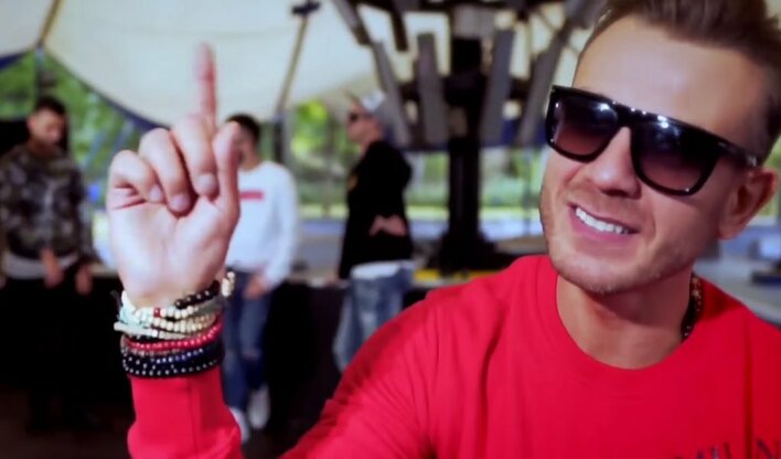 Były członek zespołu Boys założył zespół i nagrał teledysk! Zobaczcie czym zaskakuje | VIDEO