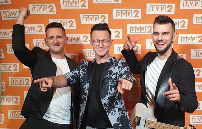 Cała Polska oszalała. Uwielbiany zespół disco polo i słynna Beata z dawnych lat podbiły serca słuchaczy! 