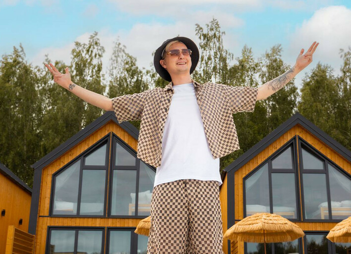 ”California” od Spontan to propozycja na lato 2025! Ten teledysk rozgrzewa do czerwoności