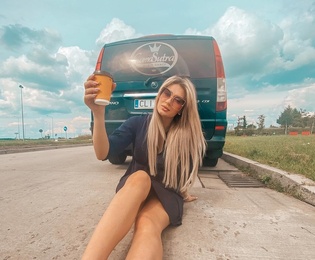 Gorące zdjęcia popularnej gwiazdy disco polo podbijają sieć! Fani oczarowani urodą Gosi (Camasutra)! ”Jesteś Piękna”