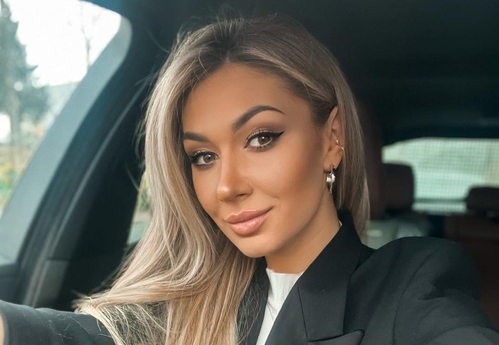 Znana wokalistka disco polo zachwyca śnieżnobiałym uśmiechem! Tak Małgosia Główka Camasutra podbija internet! 