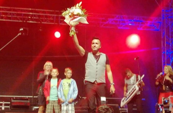 Chwytające za serce chwile w życiu Andre na scenie przy tysiącach fanów! Wielka chwila dla gwiazdora disco polo?!