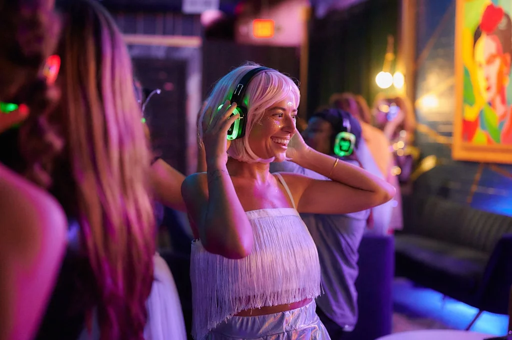 Silent disco w Warszawie - jak zorganizować cichą dyskotekę na evencie?