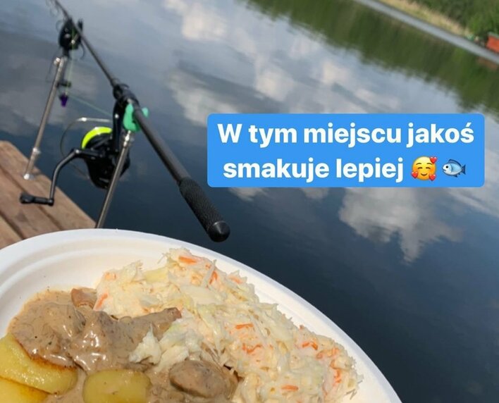 Ciepły obiad na środku jeziora? Wokalistę disco polo stać na takie luksusy?!