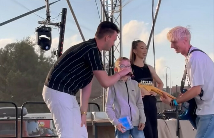 Co wydarzyło się na koncercie Raider? Młody chłopiec zachwycił wykonaniem utworu ”A wieczorem”


