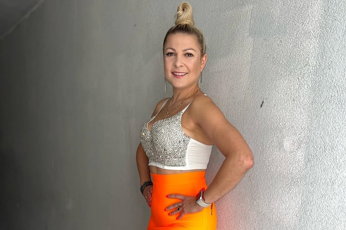 Co za dekolt! Magda Narożna w opiętej spódniczce i odważnym Topie! To jedna z najmodniejszych stylizacji tego lata?!