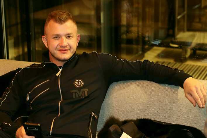 Dawid Narożny w formie życia! Gwiazdor disco polo nigdy nie wyglądał i nie czuł się tak dobrze! Zobaczcie jego umięśnione ciało! 