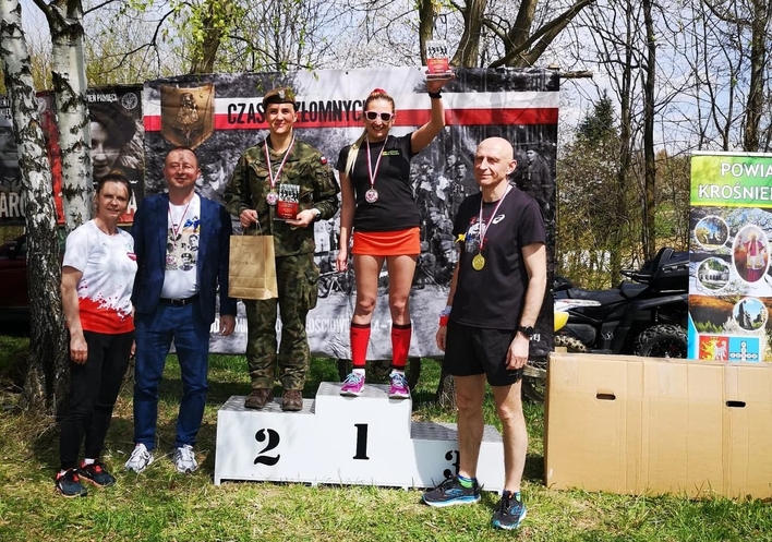 Co za wyczyn! Znana wokalistka disco polo chwali się medalem! Gwiazda stanęła na podium!