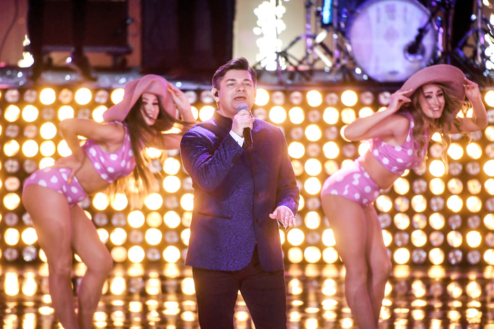 Zenon Martyniuk powalił wszystkich na kolana! Jego wyjątkowa stylizacja zrobiła ogromne wrażenie!