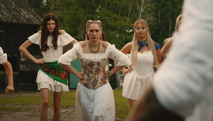 Cola prezentuje nowość „Królowa Wsi” – premiera piosenki! To strzał w dziesiątkę?! 