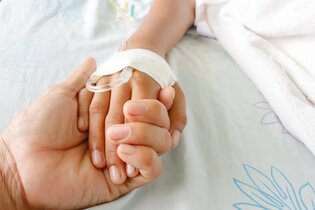 Najgorsze za nimi! Córka popularnego wokalisty disco polo wraca do zdrowia!