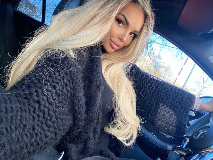 Znana wokalistka disco polo pochwaliła się wyjątkowym tatuażem! Identyczny mają największe światowe gwiazdy! FOTO