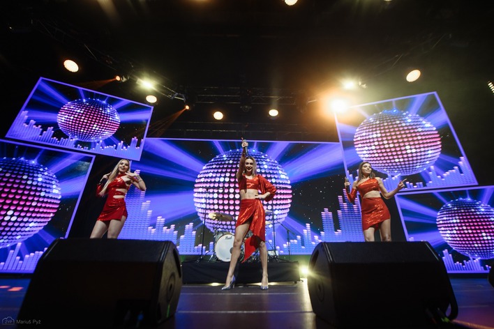 Cudowne gwiazdy disco polo w Wilnie na żywo! Top Girls w wyjątkowych strojach oczarowały publikę! Są najlepszym zespołem w branży?! | VIDEO