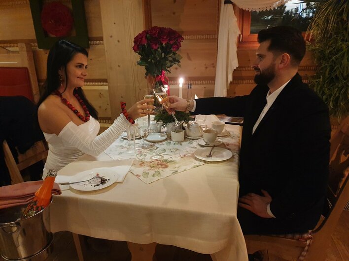 Cudowne urodziny wokalistki disco polo! Podczas kolacji padło najważniejsze pytanie dla kobiety!