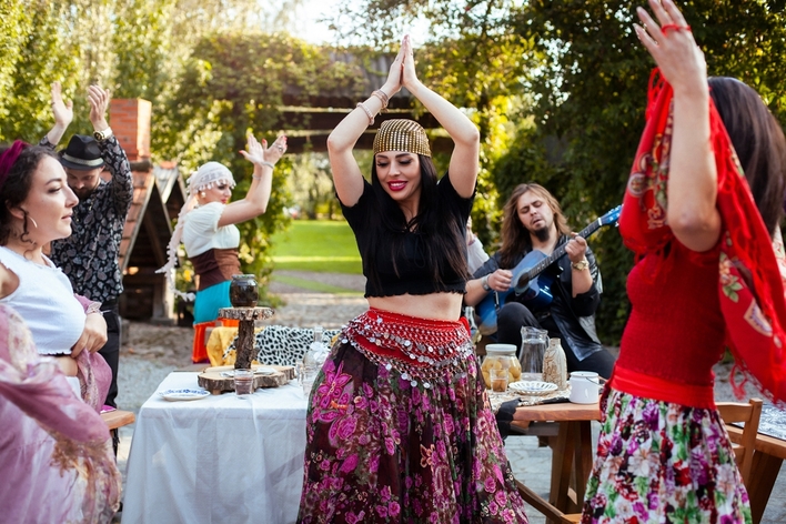 „Cyganeczka„ Angeliki Gramont – Barwna premiera pełna rodzinnych akcentów! Zobaczcie nowość