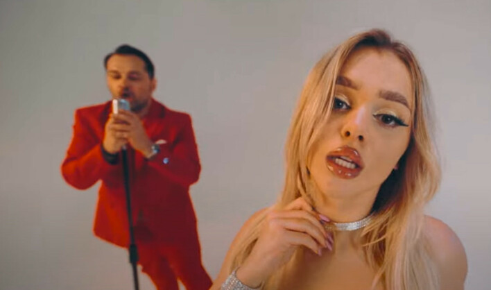 Cynar zachwyca nowym utworem „A niech się wino leje!„ - Idealny hit na każdą imprezę!
